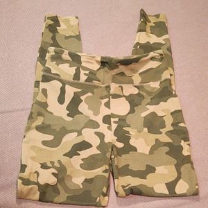 Camo Wild Fable leggings